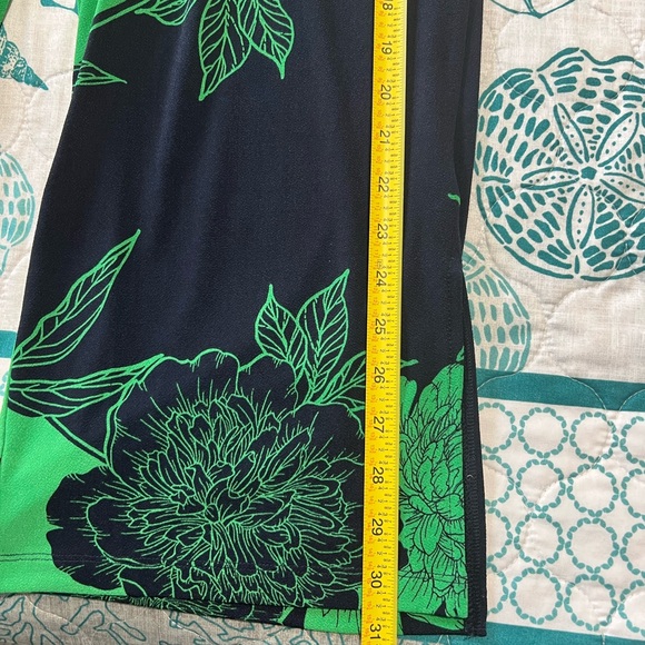 IMAN Global Chic Green and Black crop pant set with Bold Floral Design - Picture 10 of 12